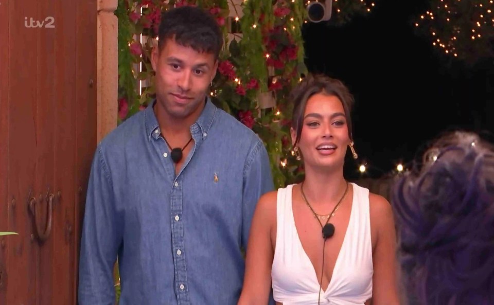 Megan and Conor from Love Island saying goodbye.