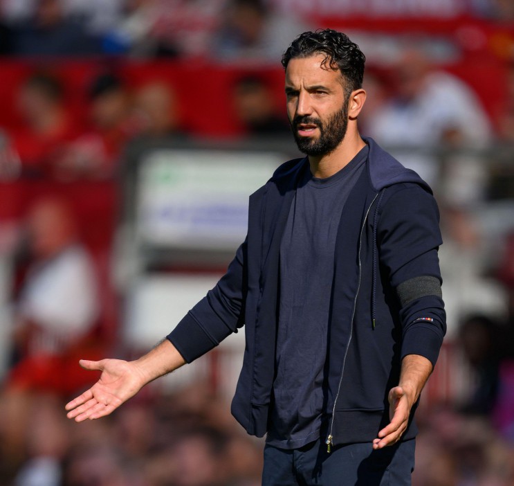 Alamy Live News. 3CEE9N5 Manchester United v Arsenal - Premier League - Old Trafford. Manchester United Manager Ruben Amorim. Picture : Mark Pain / Alamy Live News This is an Alamy Live News image and may not be part of your current Alamy deal . If you are unsure, please contact our sales team to check.