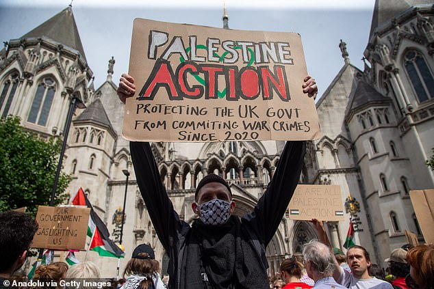 Palestine Action demonstrators may never be able to visit the US or work in education if they take part in this weekend's protest, the Met Police have warned
