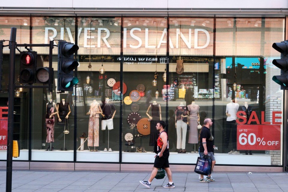 Alamy Live News. 3CD45CP Oxford Street, London, UK. 12th Aug 2025. UK economy: River Island allowed to close shops to avert collapse. River Island store on Oxford Street, London. Credit: Matthew Chattle/Alamy Live News This is an Alamy Live News image and may not be part of your current Alamy deal . If you are unsure, please contact our sales team to check.