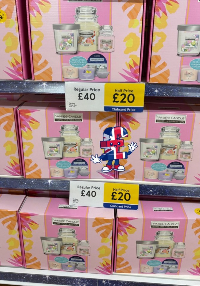 Great for Xmas pressies Tesco fans say after spotting half-price Yankee Candle bundles with 6 full-sized items in it, , TAKEN WITH NO PERMISSION<br />
https://www.facebook.com/photo/?fbid=1156636519833084&set=a.452805233549553