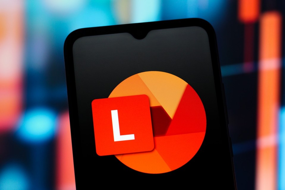 CANADA - 2025/08/09: In this photo illustration, the Microsoft Lens logo is seen displayed on a smartphone screen. (Photo Illustration by Thomas Fuller/SOPA Images/LightRocket via Getty Images)