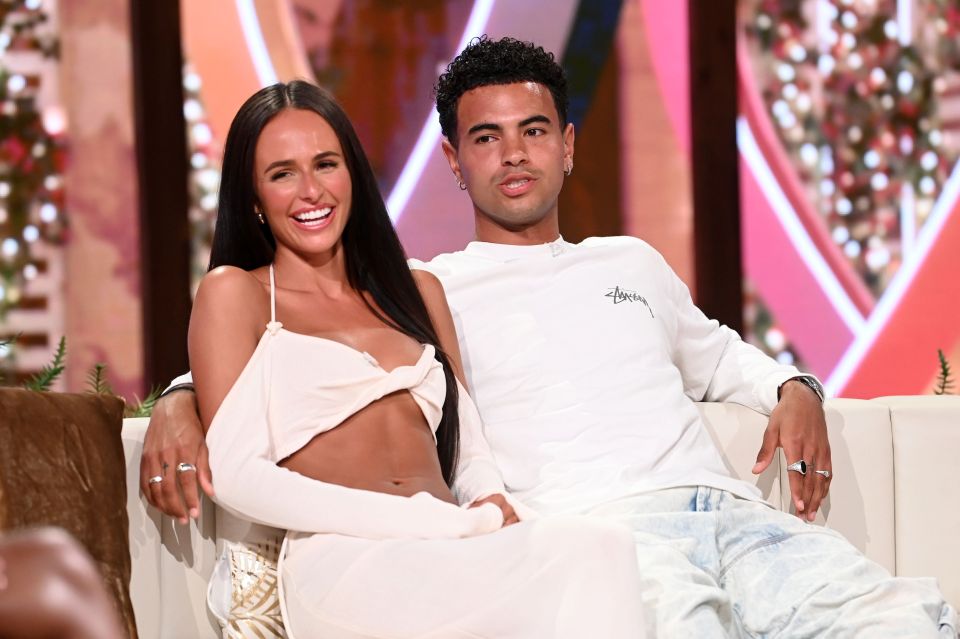 Lauren Wood and Harrison Solomon on Love Island: Aftersun.
