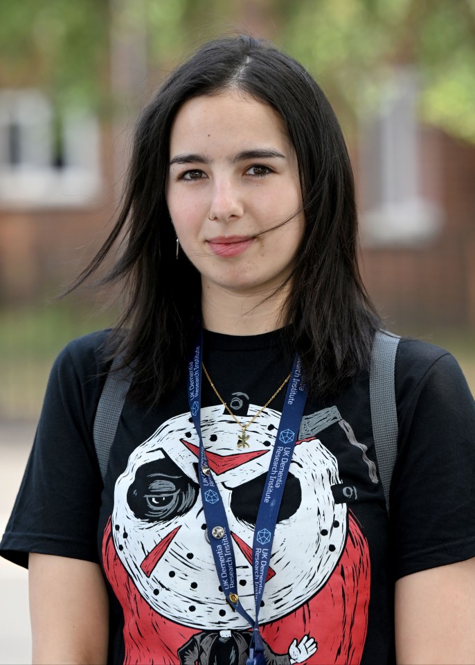 Photo of Yasmina, a 26-year-old woman.