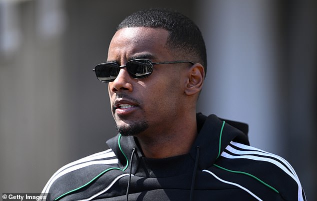 Alexander Isak met with PIF and Newcastle chiefs at his home this week - this is what happened inside his Darras Hall mansion