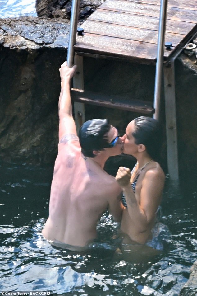 Yungblud packed on the PDA with his girlfriend Jesse Jo Stark on Tuesday as they were seen together for the first time since breaking off their relationship