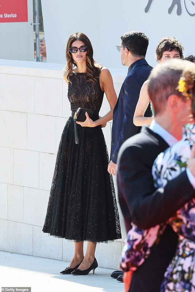 Kaia showed off her effortless sense of style in her black lace dress