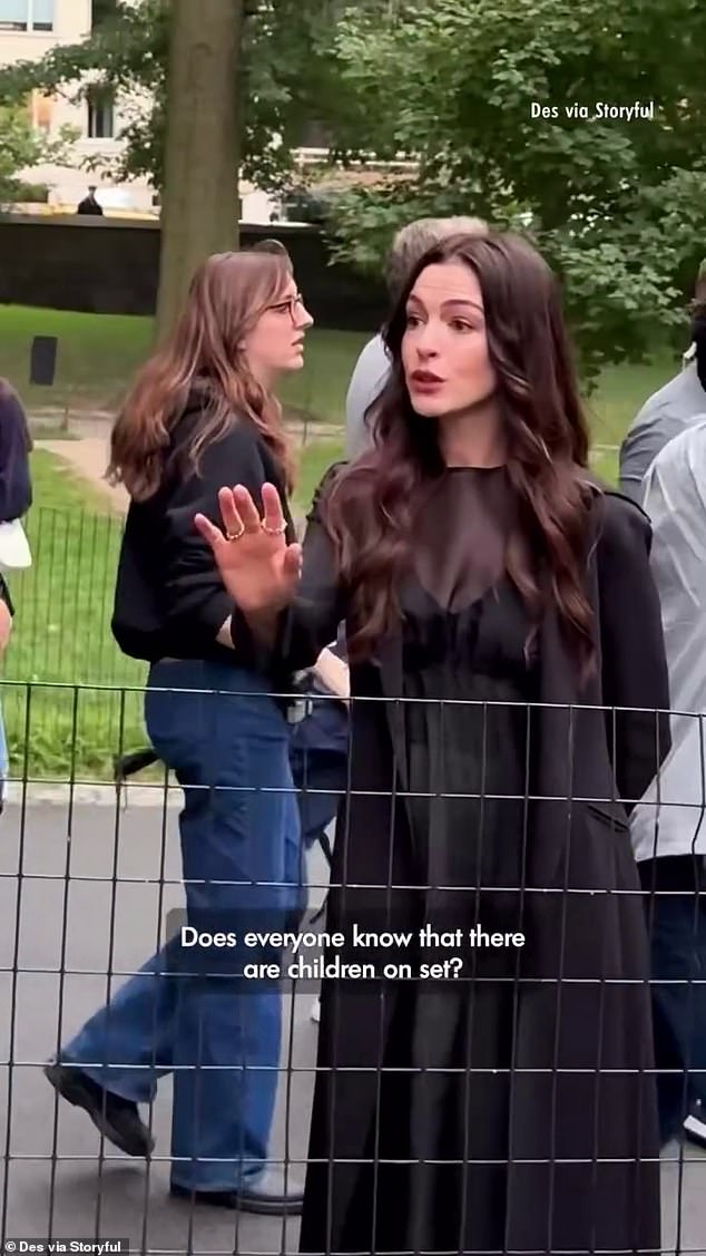 The 42-year-old Oscar winner found herself intervening between to bickering photographers on the New York City set of The Devil Wears Prada 2 over the weekend