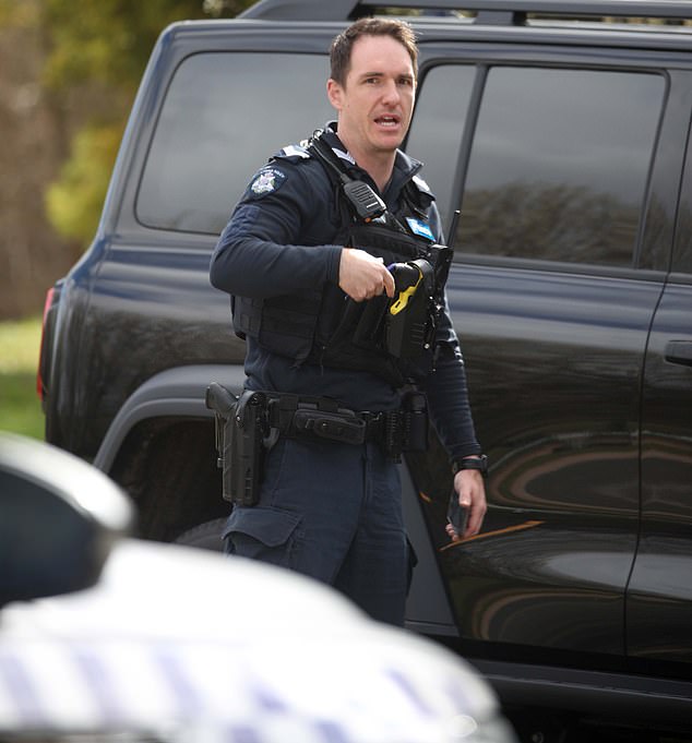 01 SPT 2025 SYDNEY NSWWWW.MATRIXNEWS.COM.AUCREDIT: MATRIXNEWS FOR DAILYMAIL AUSTRALIAASSIGNMENT:  DAY 7 - ACT COPS JOING SEARCH SEEN FOR FIRST TIME. Special tactics groups and other specialist police are working with ACT cops in the hunt for Dezi Freeman as weather and conditions have again made the search for the wanted man difficult.