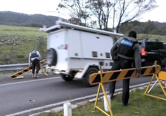 31 AUGUST 2025 SYDNEY NSWWWW.MATRIXNEWS.COM.AUCREDIT: MATRIXNEWS FOR DAILYMAIL AUSTRALIAASSIGNMENT:  DAY 6 - Dezi Freeman COPS WORK INTO NIGHT IN MT BUFFALO NAT PARK Special tactics groups and other specialist police are working into the night, bringing in lights to Mt Buffalo national park in the hunt for Dezi Freeman as weather and conditions have again made the search for the wanted man difficult.