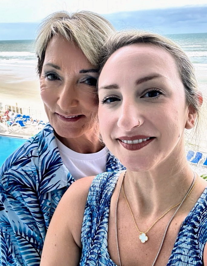 Photo of Claire Taylor and Tami Haukedahl, a couple with a significant age gap.