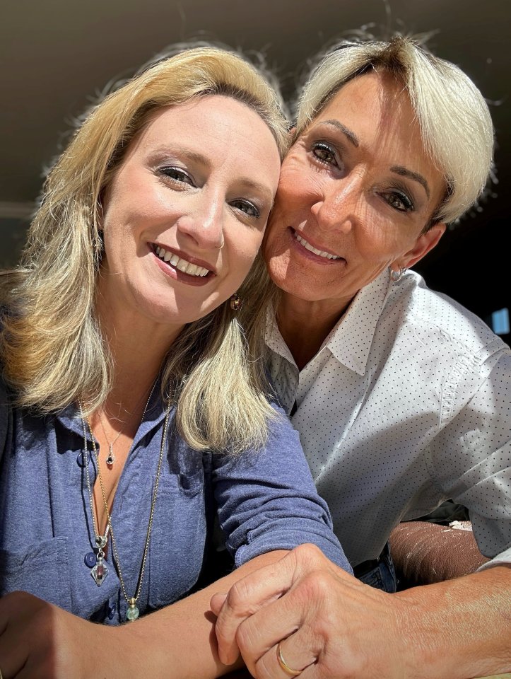 Photo of Claire Taylor and Tami Haukedahl, a couple with a significant age gap.