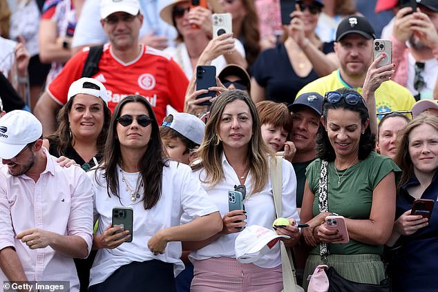 Fans had paid upwards of $500 a ticket for Tuesday's night session in Arthur Ashe Stadium