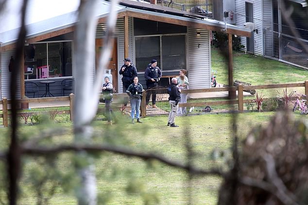 02 SEPT 2025 SYDNEY NSWWWW.MATRIXNEWS.COM.AUCREDIT: MATRIXNEWS FOR DAILYMAIL AUSTRALIAASSIGNMENT:  DAY 9 IN HUNT FOR DEZI FREEMAN DAY OPs BEGINSTactical officers are seen during an operation at a Buckland property in the hunt for Dezi Freeman.