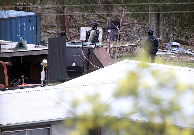 02 SEPT 2025 SYDNEY NSWWWW.MATRIXNEWS.COM.AUCREDIT: MATRIXNEWS FOR DAILYMAIL AUSTRALIAASSIGNMENT:  DAY 9 IN HUNT FOR DEZI FREEMAN DAY OPs BEGINSTactical officers are seen during an operation at a Buckland property in the hunt for Dezi Freeman.