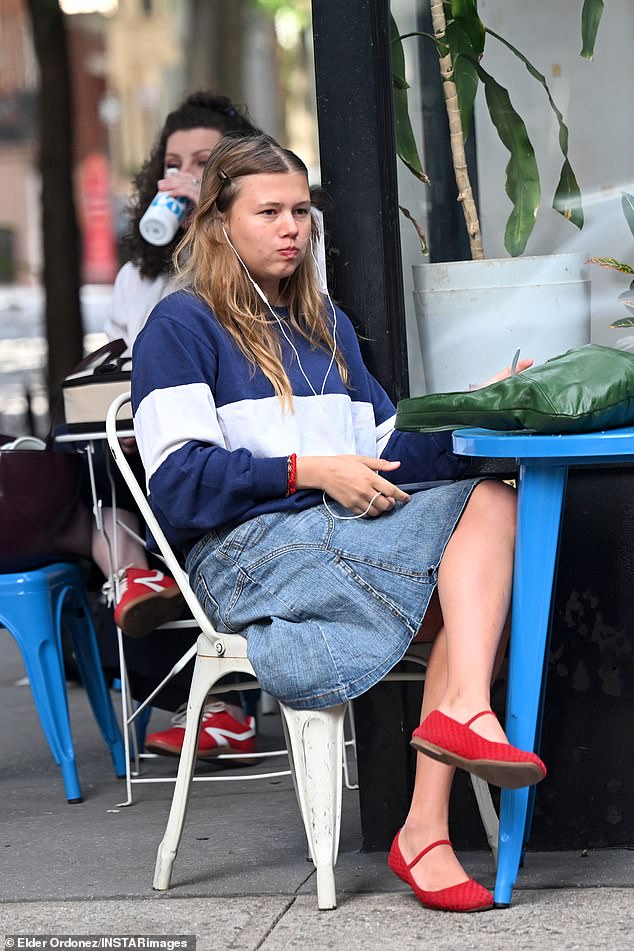 After a day of shopping, Matilda was seen enjoying a meal at a nearby café