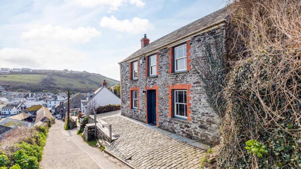 Stone cottage, "Doc Martin" filming location, sold for £985,000.