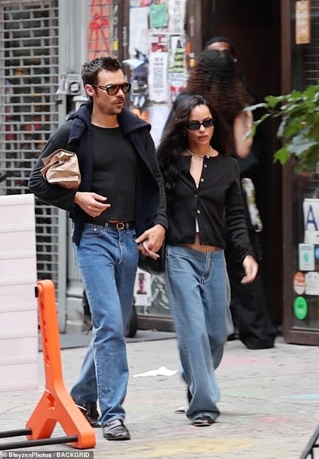 The As It Was singer, 31, and the Batman actress, 36, flaunted matching outfits and magnetic body language ¿ the kind of synchronicity that looks far more serious than a fleeting dalliance
