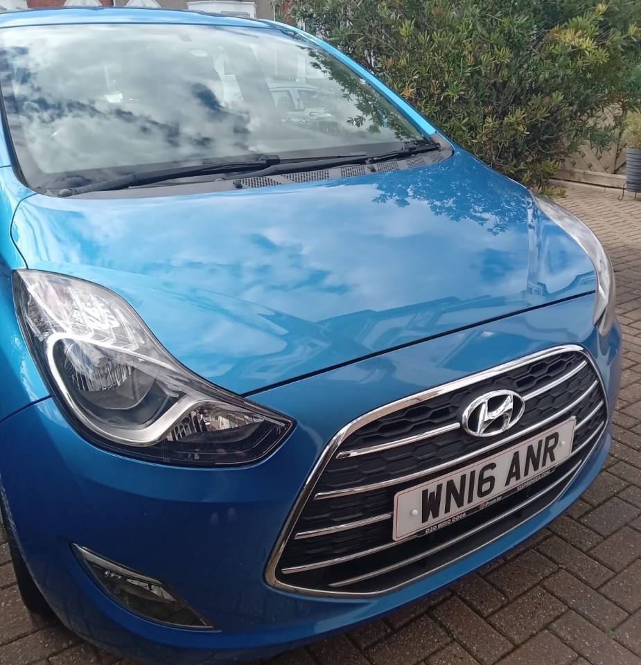 Blue Hyundai with license plate WN16 ANR.