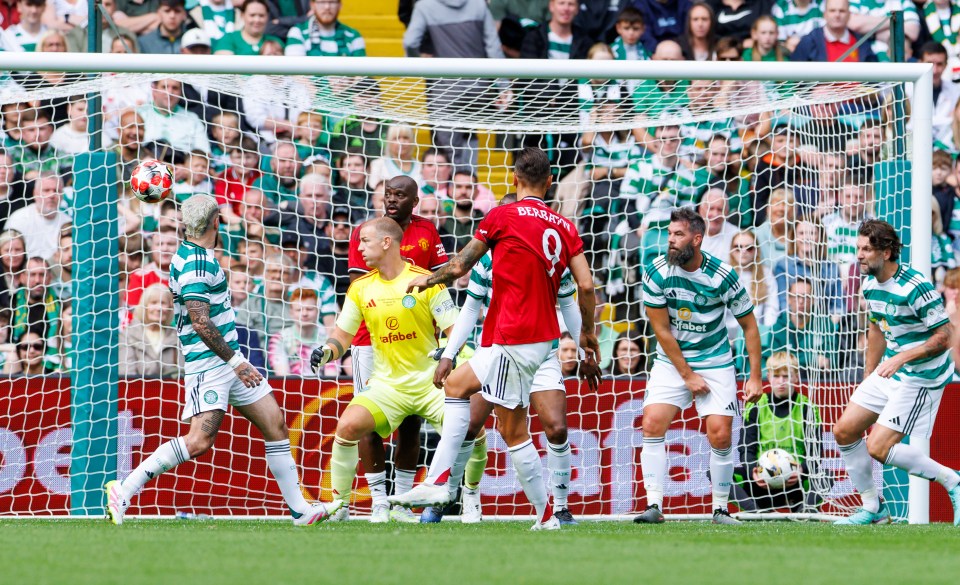 06.09.2025 Celtic Legends v Manchester United Legends, Charity Match .............................. Dimitar Berbatov fires United's second goal 0-2
