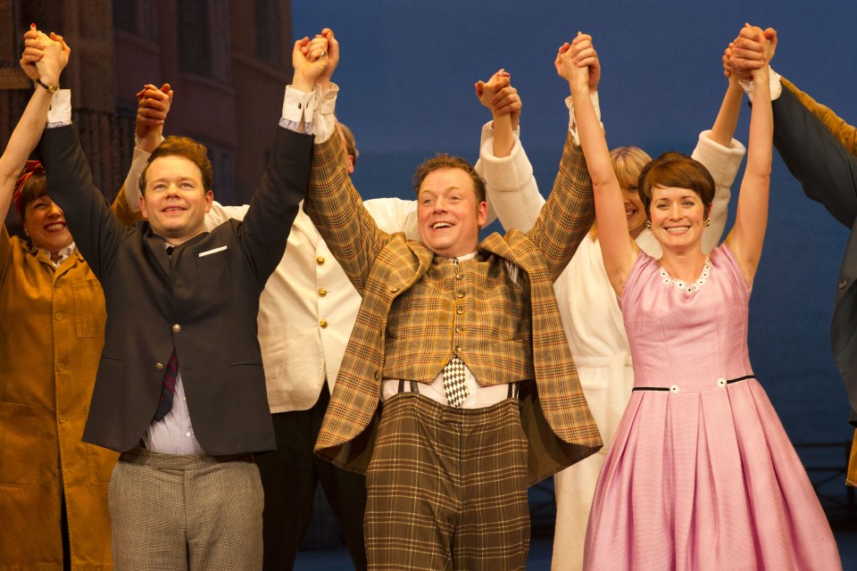 Cast of "One Man, Two Guvnors" during curtain call.