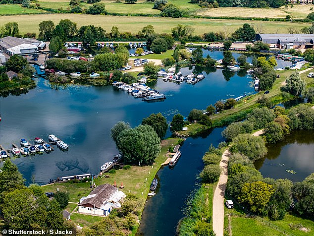 ¿I know you get a lot of Americans living here. Some are connected to the nearby military base but others have just made it their home. It is quaint and they love that,' she added (Pictured: Oundle Marina)