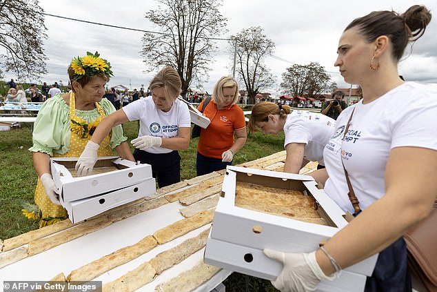 The thousands of strudels will be donated to various institutions, organisations and people in need following the end of the festival