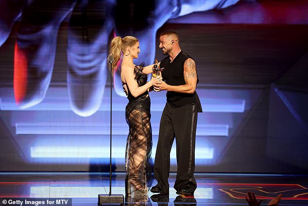 The 53-year-old singer was presented the honor by Jessica Simpson