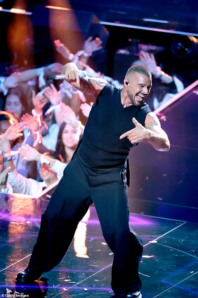 Ricky Martin was honored with the first ever Latin Icon Award as he performed a medley of his hits including Livin La Vida Loca and The Cup Of Life