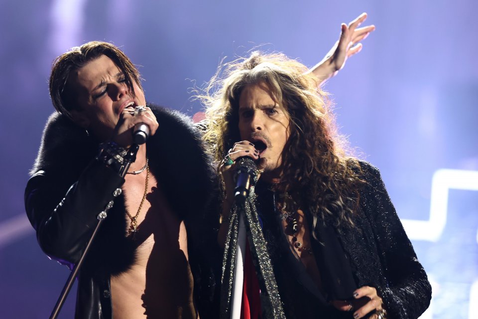 Yungblud and Steven Tyler performing a tribute to Ozzy Osbourne at the MTV Video Music Awards.