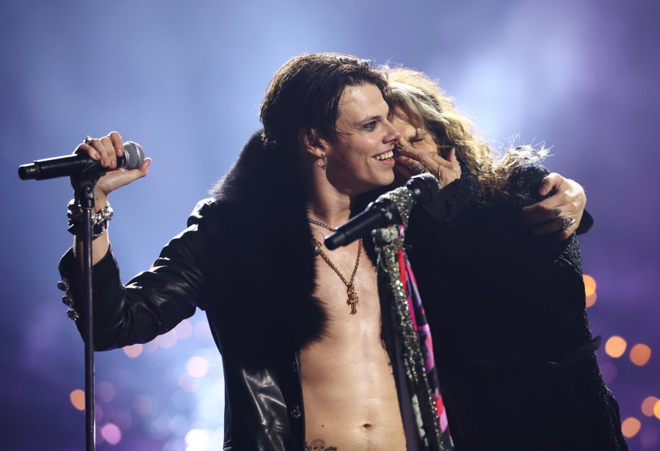 Yungblud and Steven Tyler performing a tribute to Ozzy Osbourne at the MTV Video Music Awards.