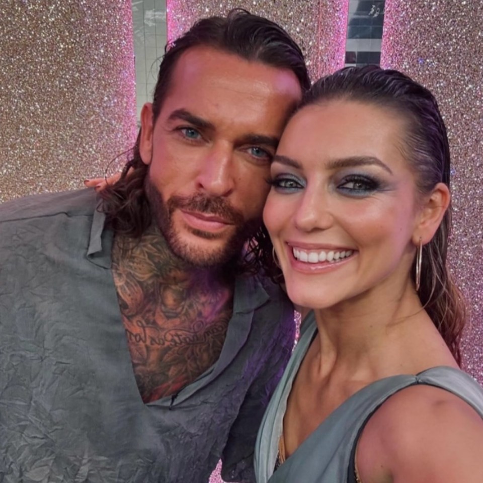 Pete Wicks and Jowita Przystal in a selfie.