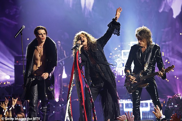 Aerosmith's Steven Tyler, 77, and Joe Perry, 74, delivered a moving tribute alongside Yungblud, 28, and Extreme guitarist Nuno Bettencourt, 58