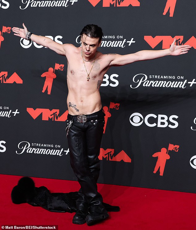 Fans blasted Yungblud, 28, as he attempted to shock by going shirtless on the 2025 MTV Video Music Awards red carpet