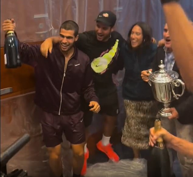 Alcaraz started the celebrations after winning the sixth Grand Slam title of his career