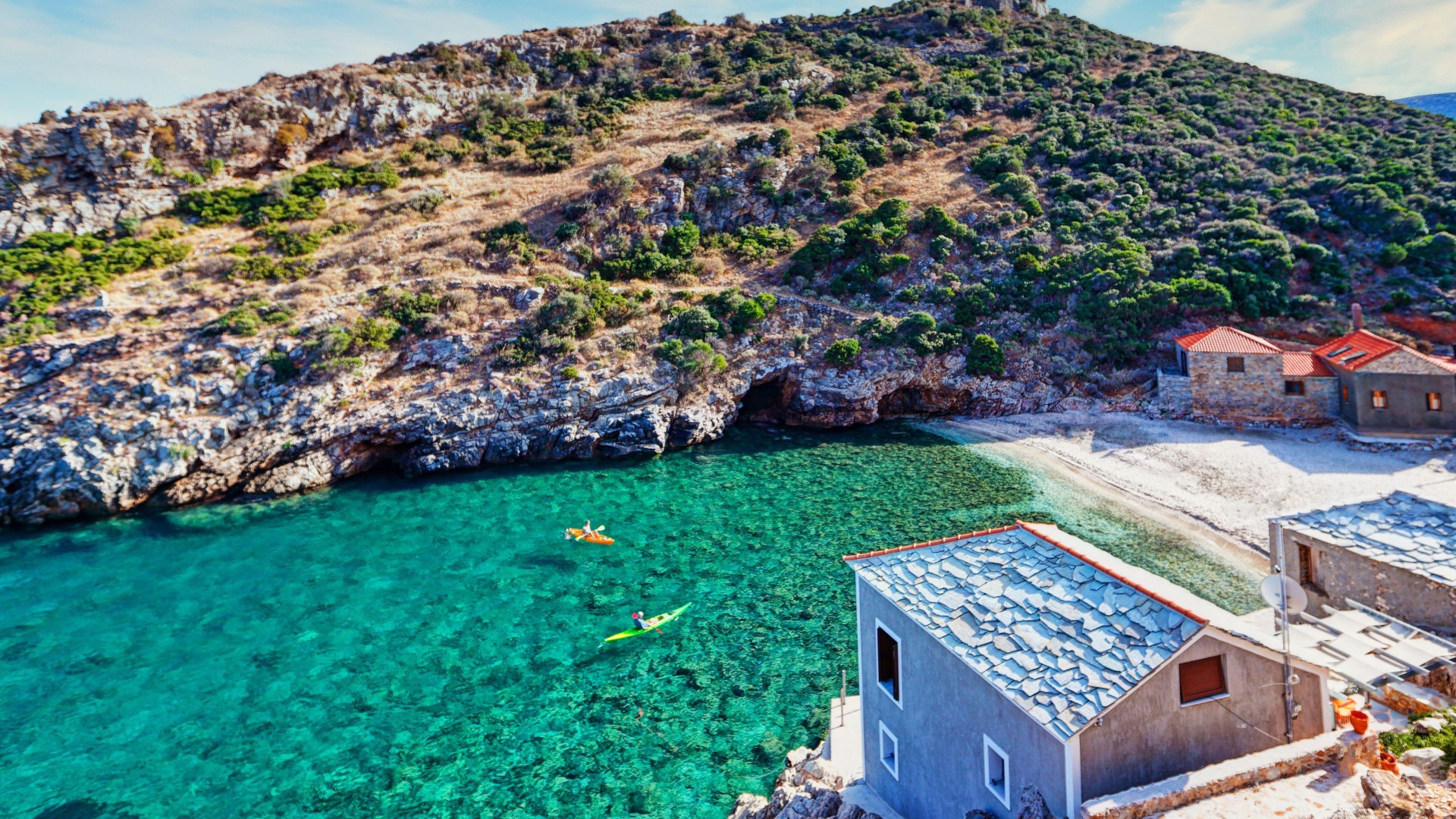 Huge earthquake strikes Brit holiday island in Greece as tremor also felt in capital