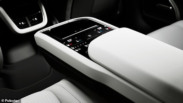 The rear seats not only recline but are ventilated, heated and have massage function. You can control the four-way climate from the central armrest