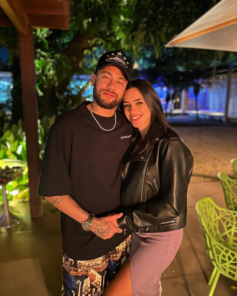 Photo of Bruna Biancardi and Neymar Jr. together.