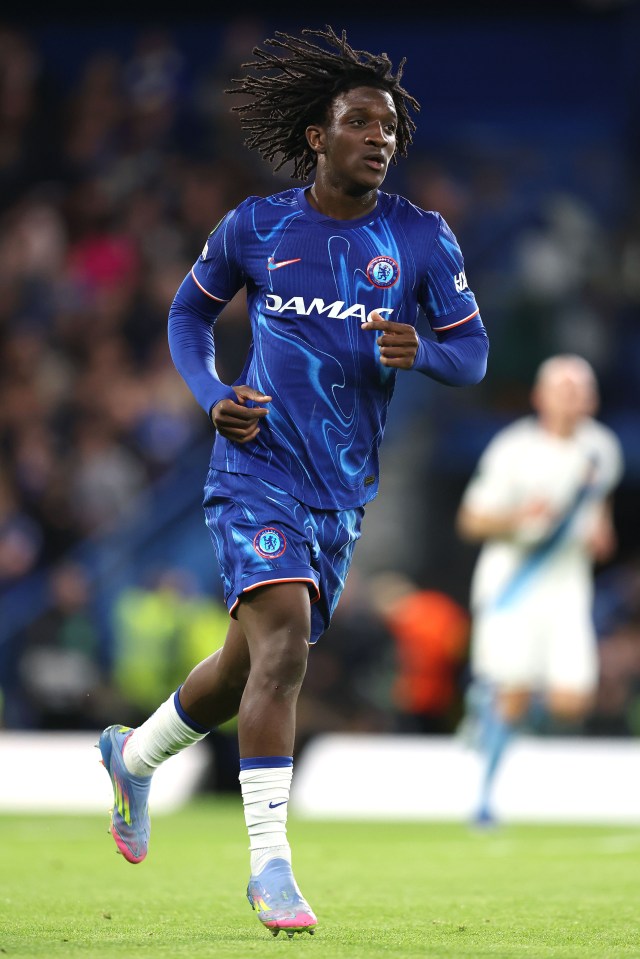 Shim Mheuka of Chelsea FC running on the field.