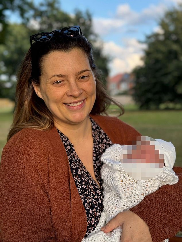 Laura noticed tell-tale signs such as Elisabeth not being able to latch, having no interest in feeding and often having deep purple mottled marks on her arms and legs - which were cold to the touch