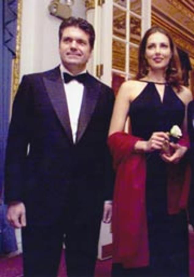 She was married to Spanish businessman Juan Villalonga in 2000 before divorcing nine years later. They share three children
