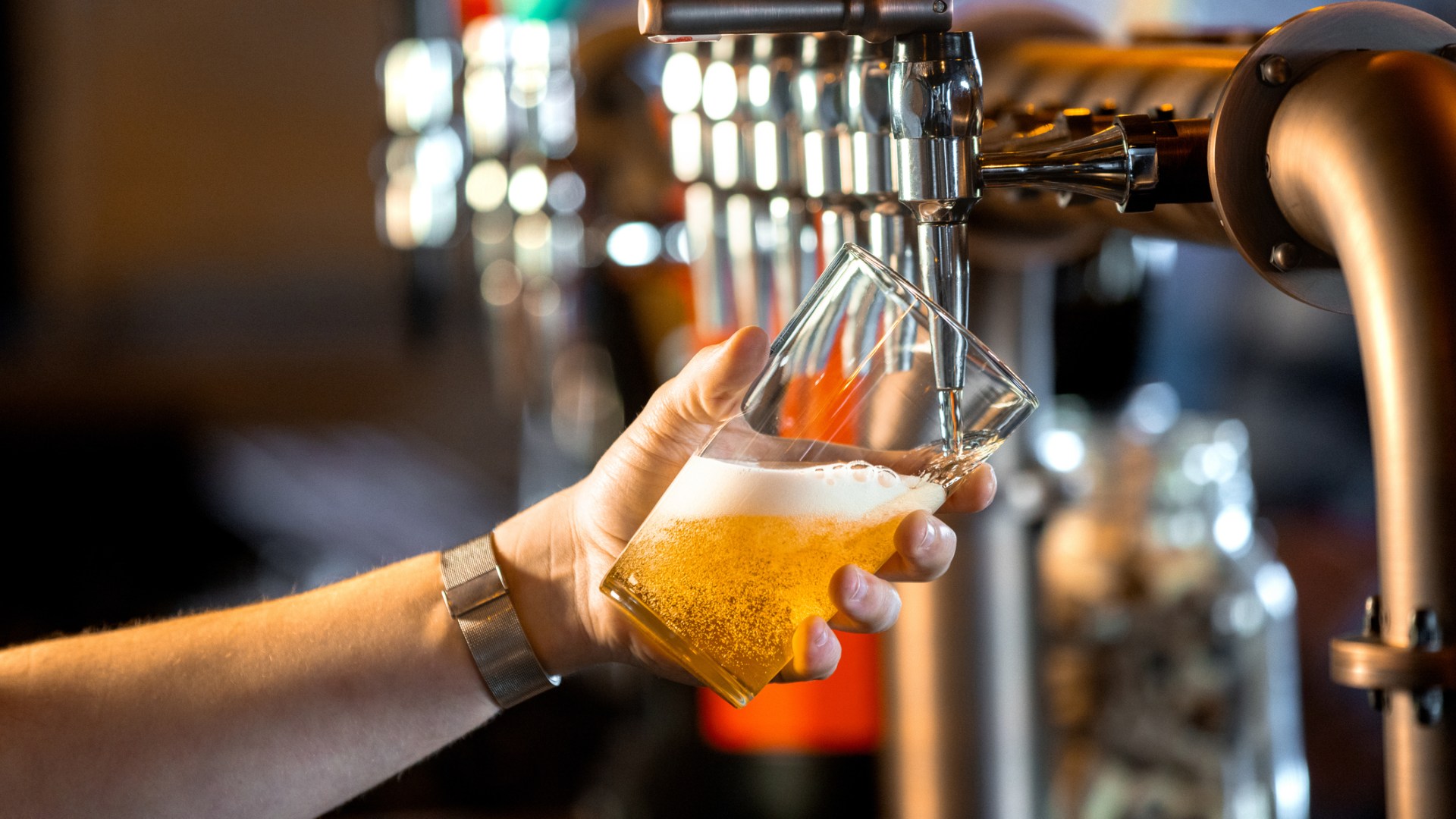 Pub chain with 2,700 sites launches all-new loyalty scheme offering members can get FREE pints and food