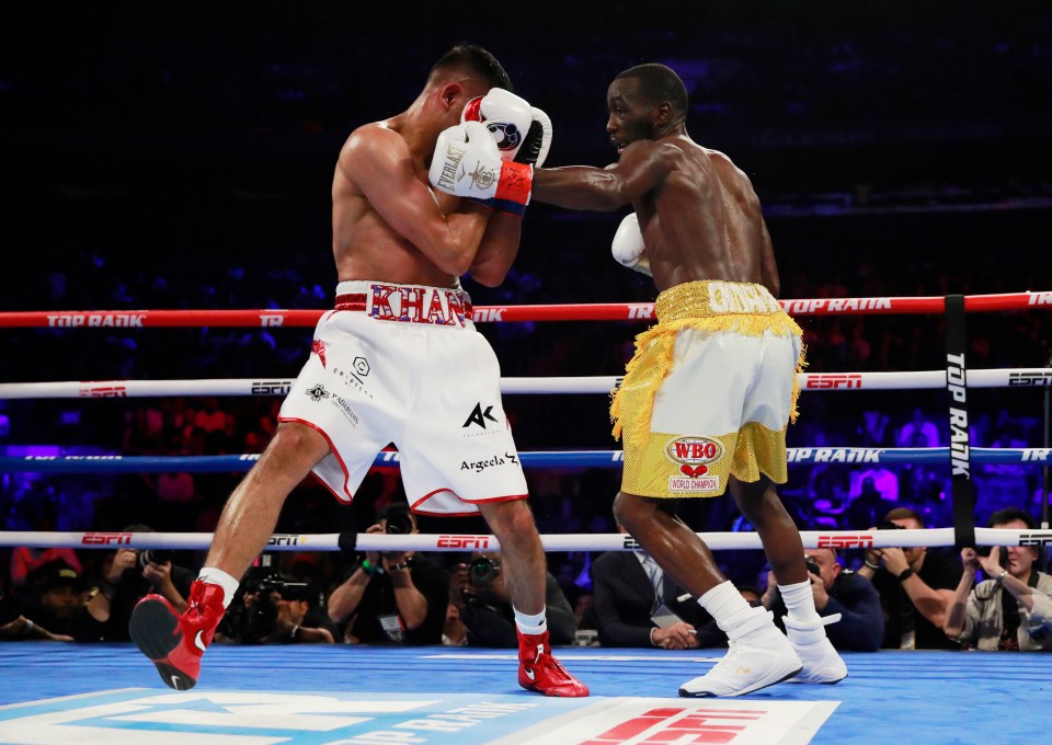 Terence Crawford boxing Amir Khan.