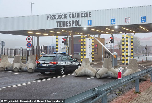Last night Polish authorities closed the last remaining border crossings effectively sealing the border with Belarus