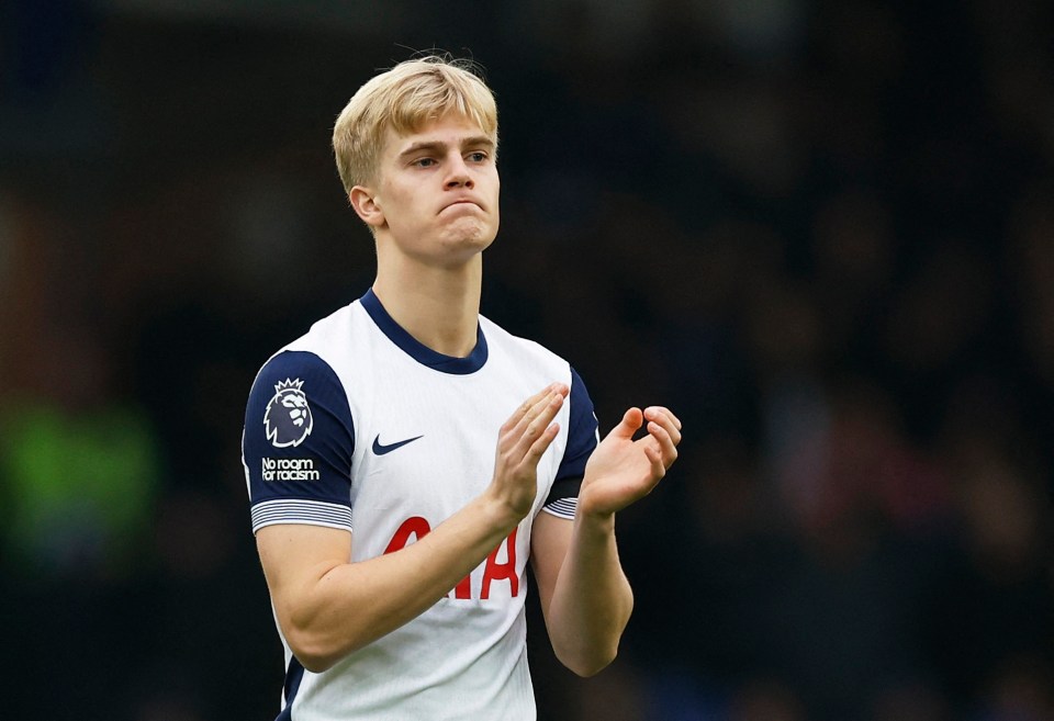 Lucas Bergvall of Tottenham Hotspur clapping.
