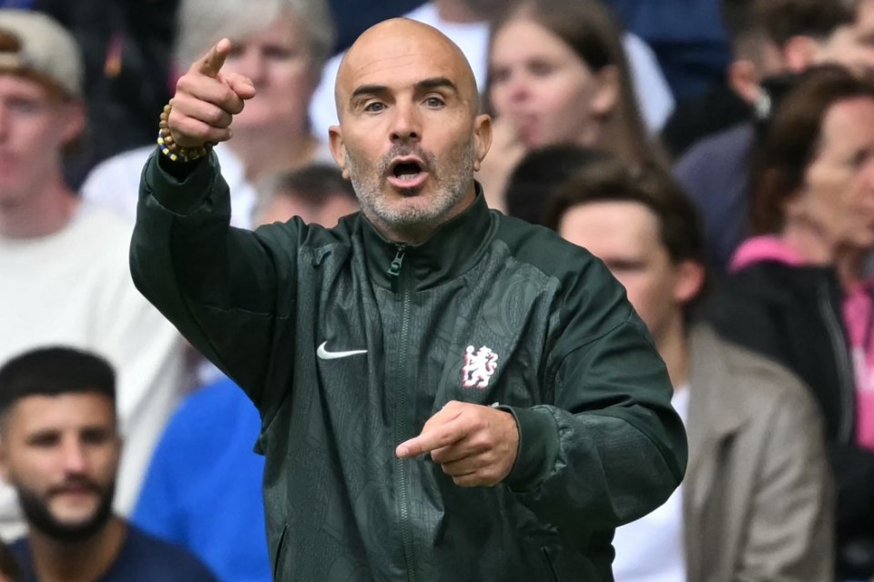 Chelsea's Italian head coach Enzo Maresca gestures on the touchline during the English Premier League football match between Chelsea and Fulham at Stamford Bridge in London on August 30, 2025. (Photo by JUSTIN TALLIS / AFP) / RESTRICTED TO EDITORIAL USE. No use with unauthorized audio, video, data, fixture lists, club/league logos or 'live' services. Online in-match use limited to 120 images. An additional 40 images may be used in extra time. No video emulation. Social media in-match use limited to 120 images. An additional 40 images may be used in extra time. No use in betting publications, games or single club/league/player publications. / (Photo by JUSTIN TALLIS/AFP via Getty Images)