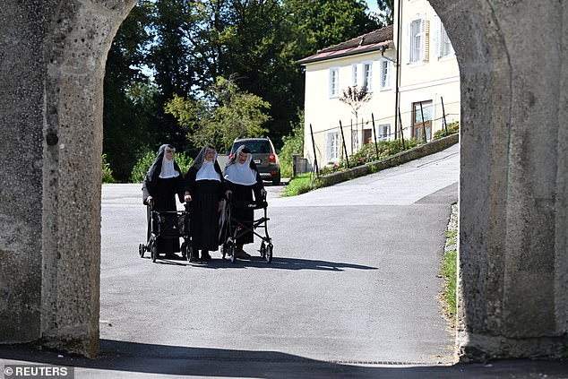 The sisters had all taught at the convent and girls¿ school for more than six decades