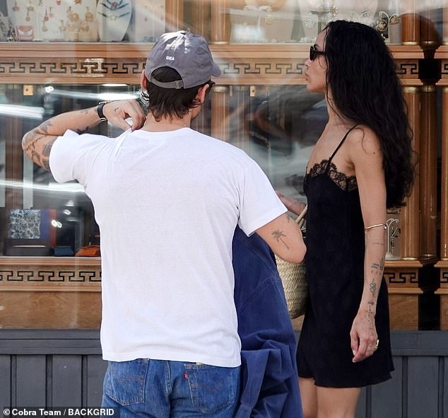 The meeting with Lenny took place at Sant Ambroeus, an Italian restaurant with prices ranging from $33 for pasta dishes to $6 for a simple croissant