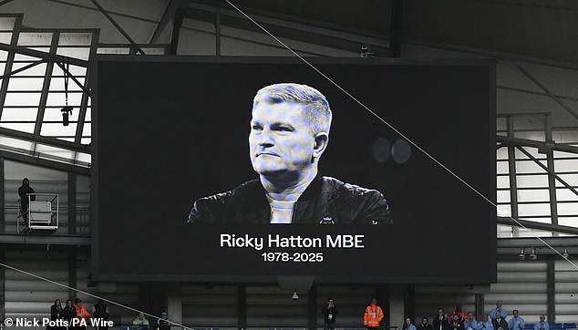 A tribute on the big screen to the late Ricky Hatton MBE, ahead of the Premier League match at Etihad Stadium, Manchester. Ricky Hatton, who rose from a carpet shop in Manchester to win world titles at two different weights and captivate the boxing world, has died at the age of 46. Picture date: Sunday September 14, 2025. PA Photo. Photo credit should read: Nick Potts/PA Wire.RESTRICTIONS: EDITORIAL USE ONLY No use with unauthorised audio, video, data, fixture lists, club/league logos or "live" services. Online in-match use limited to 120 images, no video emulation. No use in betting, games or single club/league/player publications.