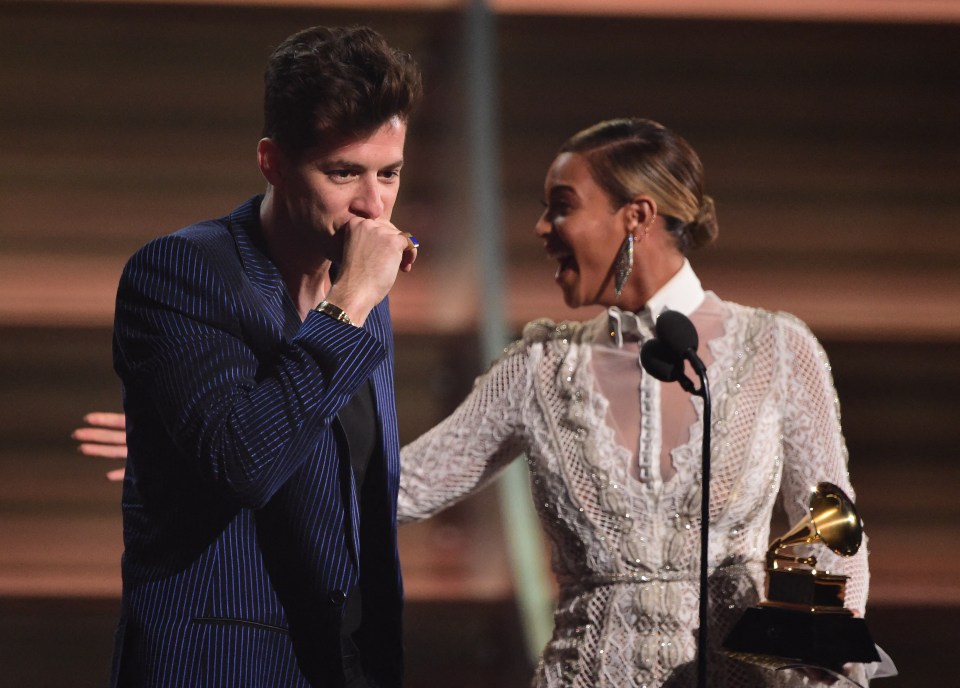 Beyoncé presenting a Grammy Award.